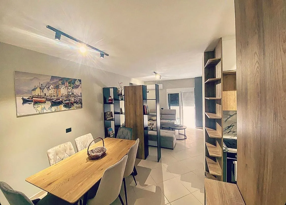 Apartment 32 Sarandë